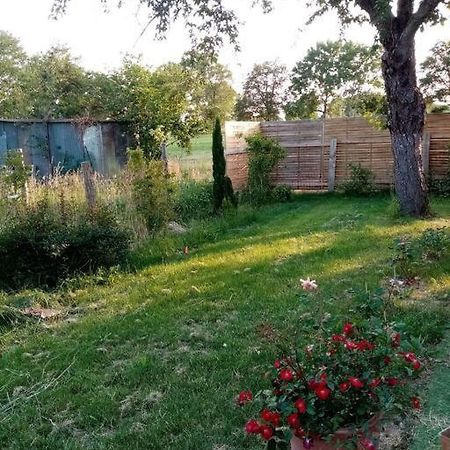 Chalet Pour Deux Personnes Saint-Pierre-du-Lorouer Bagian luar foto