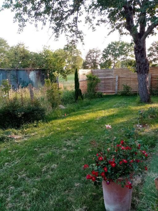 Chalet Pour Deux Personnes Saint-Pierre-du-Lorouer Bagian luar foto